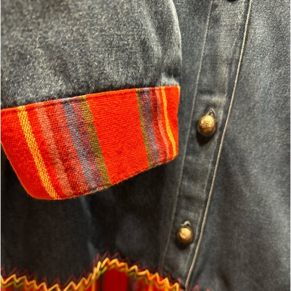 Willow Ridge Denim Floral Embroidered Button Down Top size XL - Picture 3 of 9